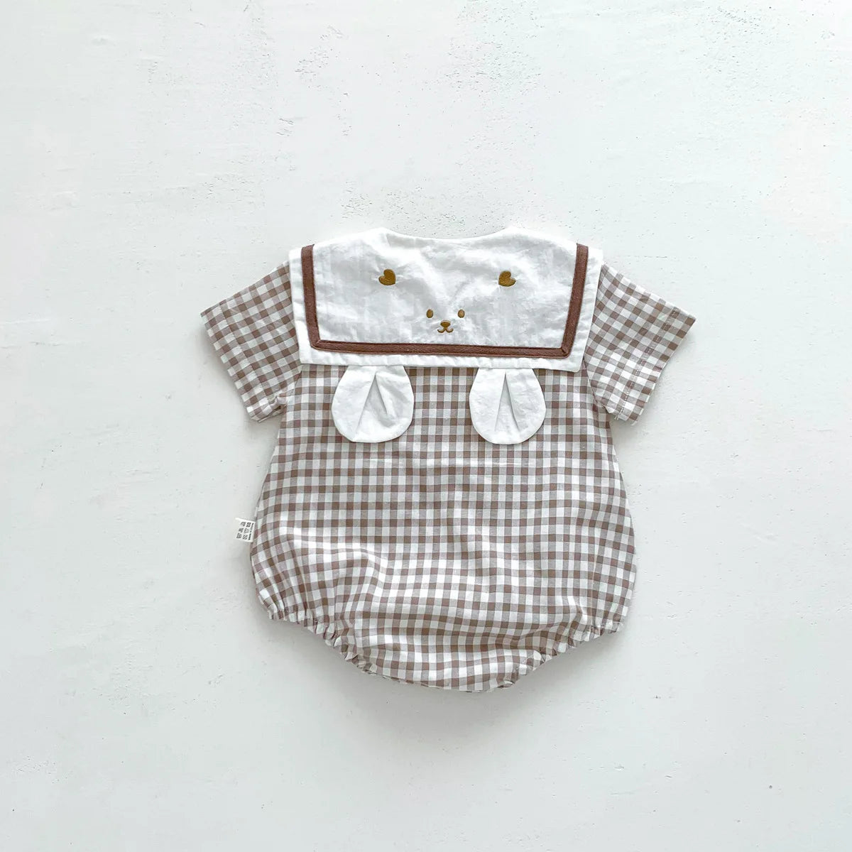 Classic Gingham Baby Romper – Vintage, Smart & Full of Charm ☁️👶