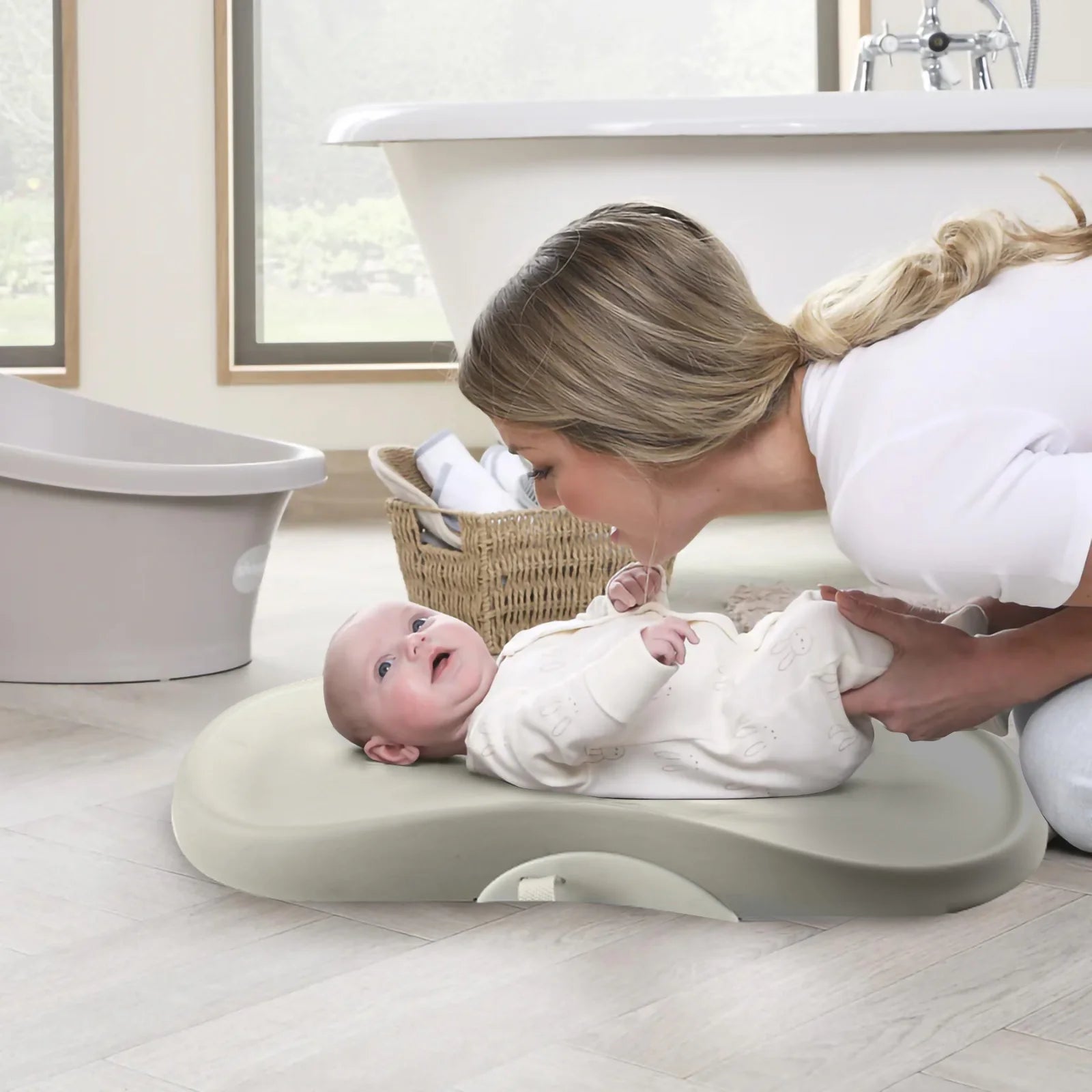 Baby Changing Pad with Safety Strap & Mobile – Practical, Safe & Comfortable 👶✨