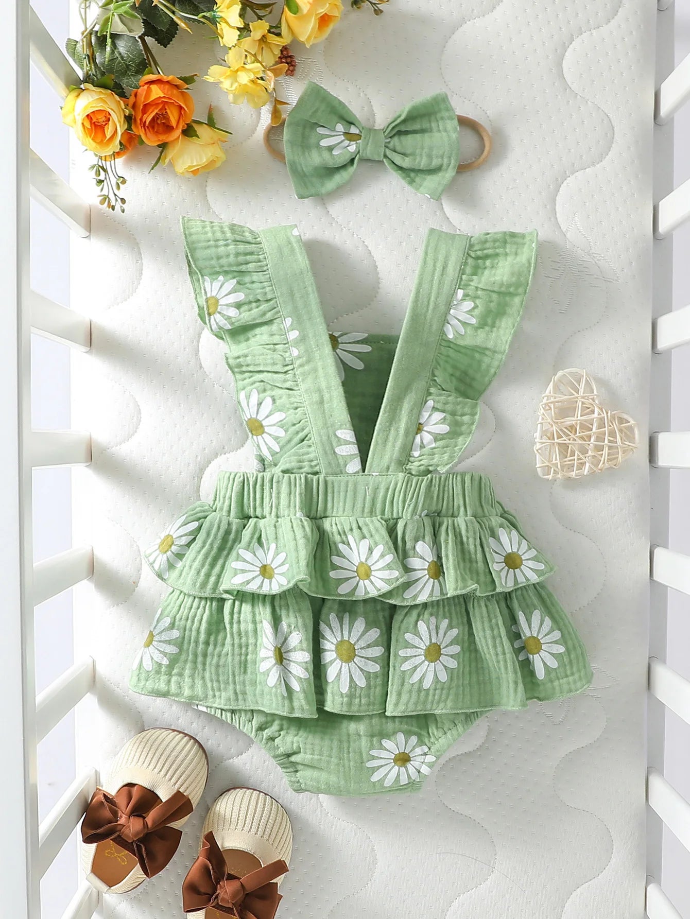 Daisy Ruffle Romper Set – Breezy, Adorable & Bloom-Ready 🌼🍼