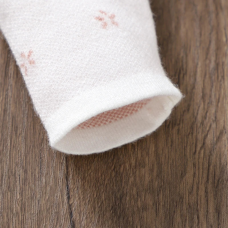 Frilly Baby Knit Onesie – Delicate, Cosy & Sweet 💕