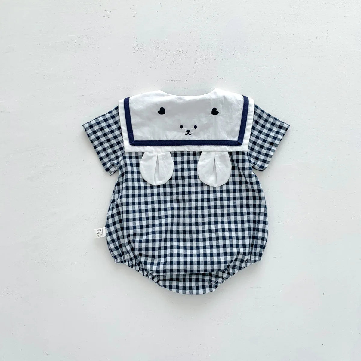 Classic Gingham Baby Romper – Vintage, Smart & Full of Charm ☁️👶